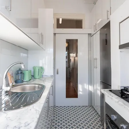 Apartment Flh The Poet Near Saldanha Lisbon